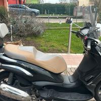 Piaggio Beverly 300ie tourer 