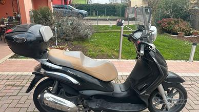 Piaggio Beverly 300ie tourer 