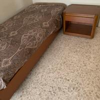 Lettino con comodino