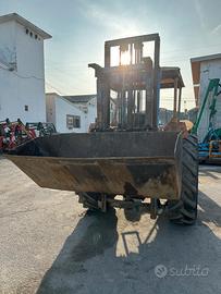muletto Nobili 320 15 con benna