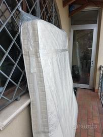 materasso matrimoniale pari a nuovo 