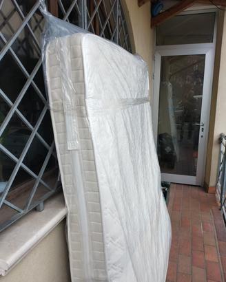 materasso matrimoniale pari a nuovo 