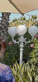 Lampione da giardino in ghisa