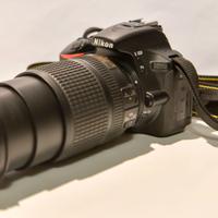 Nikon D5600 con obiettivo 18-140mm