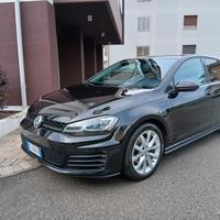 Volkswagen Golf 1.6 TDI 110 CV DSG 5p. Executive B