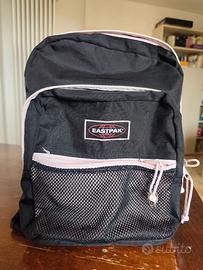 Zaino Eastpak nero e rosa