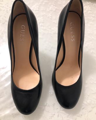 Scarpe Decolte’ nere donna marca Guess