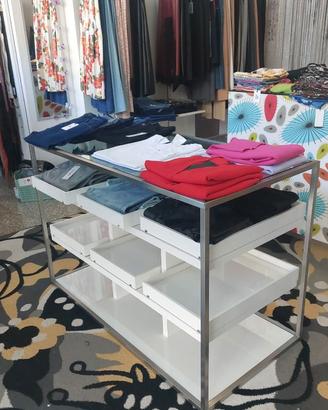 Mobili negozio abbigliamento