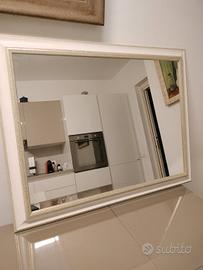 specchio con cornice 