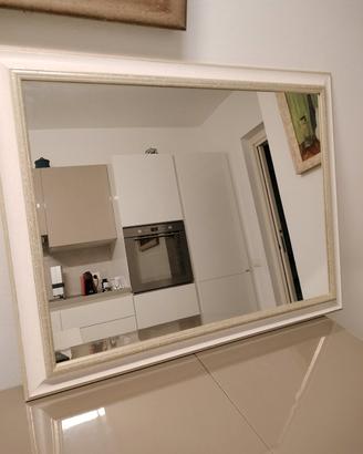 specchio con cornice 