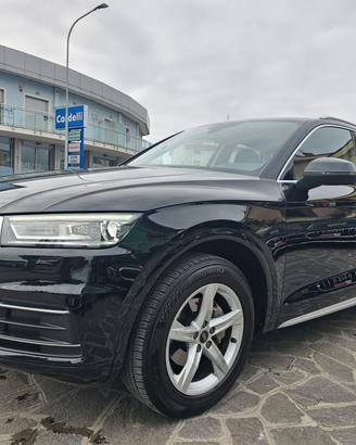 Audi Q5 30 TDI S tronic line plus
