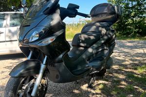 Piaggio X9 500
