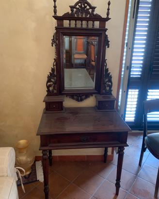 Specchio da toilette