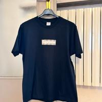 T-shirt supreme