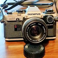 Olympus OM 10 reflex analogica