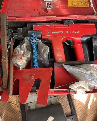 chiodatrice HILTI