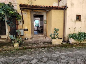 Cottage a calcata vecchia (VT)