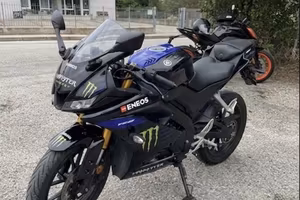 Yamaha YZF-R125 monster energy