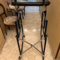 Girello desk per anziani