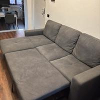 Divano angolare con poggiapiedi estraibile