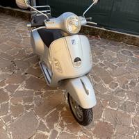 Piaggio Vespa 250 GTS - 2025