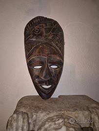 Maschera in legno