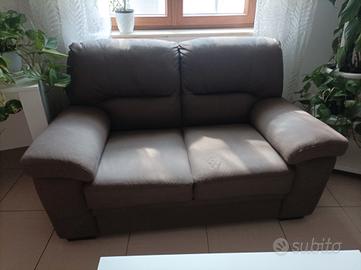 Divano 2 posti  modello SARA.