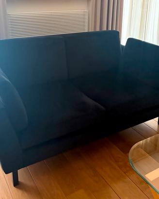 Divano velluto nero con due pouf coordinati