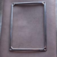 Cornice posteriore per targhe nere