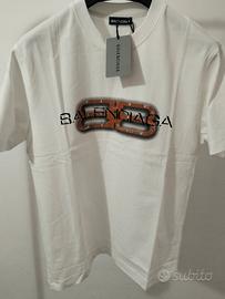 T-Shirt BB bianca varie taglie disponibili.