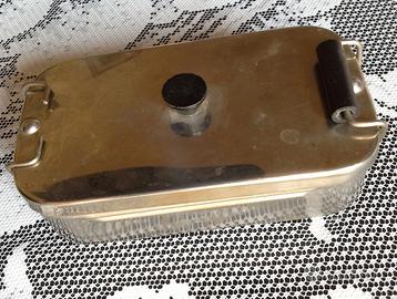 Sterilizzatore acciaio con siringa e ago