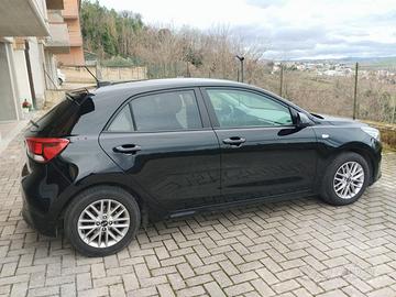 AUTO KIA RIO EVOLUTION GPL