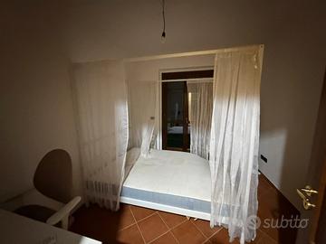 Letto a baldacchino ikea