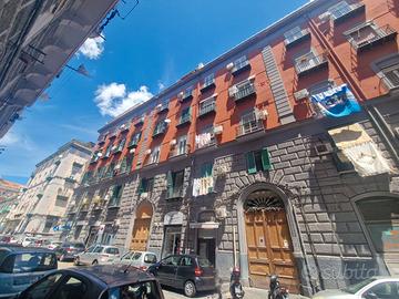 Via Melloni- Ampio appartamento con terrazzo