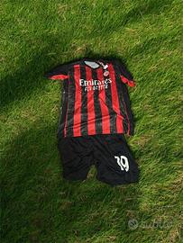 Completino Theo Hernandez 24/25