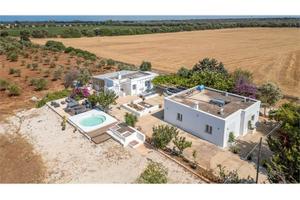 Villa torre guaceto con ampio terreno