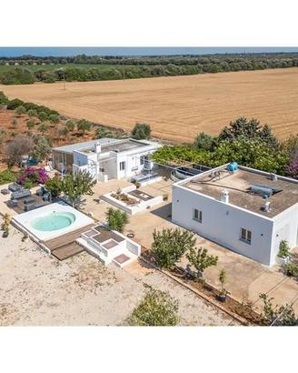 Villa torre guaceto con ampio terreno