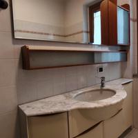 Mobile bagno sospeso