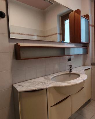 Mobile bagno sospeso