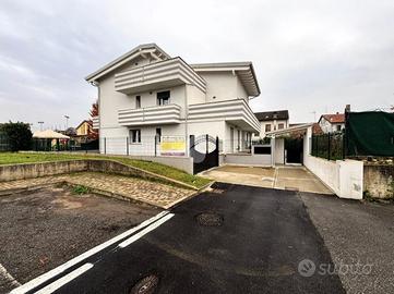 3 LOCALI A CORREZZANA