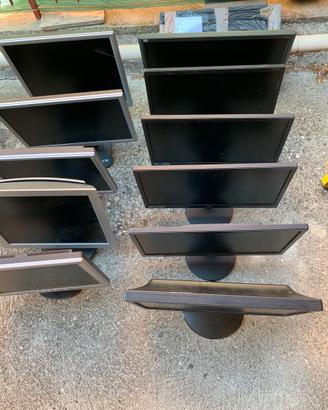 blocco di 5 monitor a scelta per PC