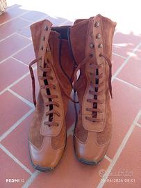 Stivaletto scamosciato