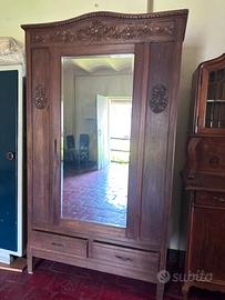 Mobile in legno massello