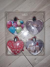 Quattro decorazioni per l'albero di natale