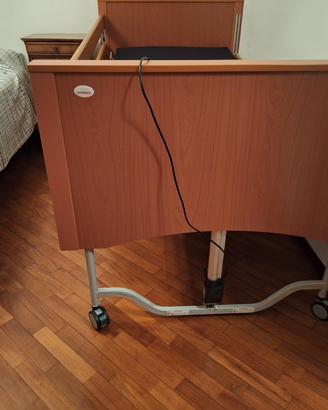 letto ospedaliero elettrico