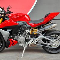 Ducati Streetfighter V2 S