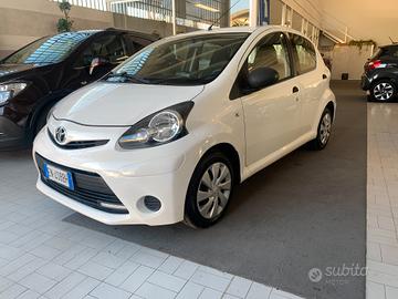 Toyota Aygo 1.0 12V VVT-i 5 porte Active Connect O