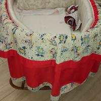 Culla a dondolo in vimini vintage
