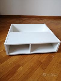 Comodino Ikea con rotelle 