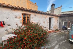 Gesturi - Casa indipendente con cortile